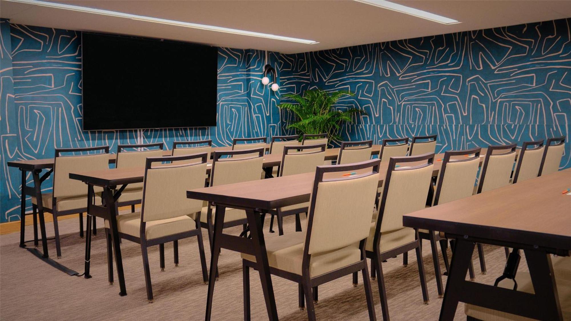 Romer Waikiki At The Ambassador Хонолулу Екстериор снимка